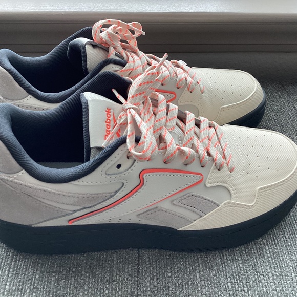 Reebok Men\'s ATR Chill Casual Basketball Sneakers, size 7.5 main image 10